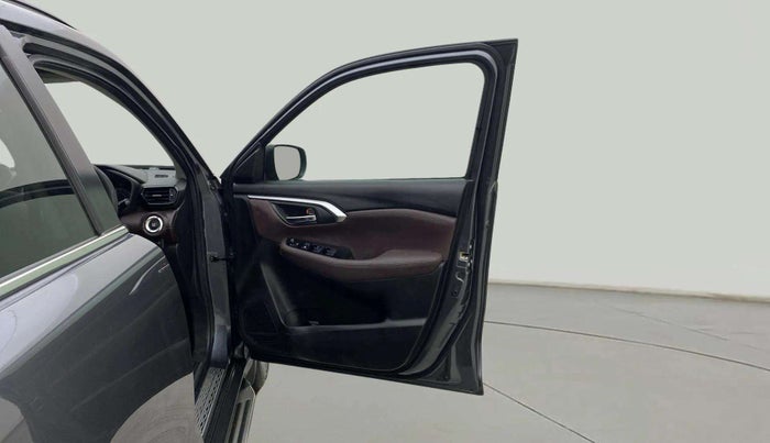2022 Maruti Grand Vitara ALPHA SMART HYBRID, Petrol, Manual, 98,738 km, RHS Front Door