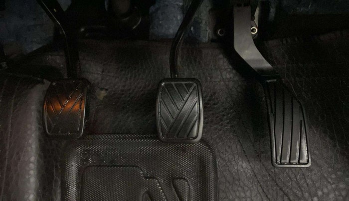 2022 Maruti Grand Vitara ALPHA SMART HYBRID, Petrol, Manual, 98,738 km, Pedals