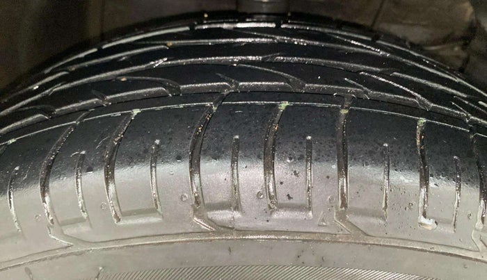 2022 Maruti Grand Vitara ALPHA SMART HYBRID, Petrol, Manual, 98,738 km, Right Front Tyre Tread