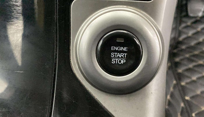 2018 Mahindra XUV500 W9, Diesel, Manual, 76,768 km, Keyless Start/ Stop Button