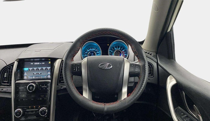 2018 Mahindra XUV500 W9, Diesel, Manual, 76,768 km, Steering Wheel Close Up