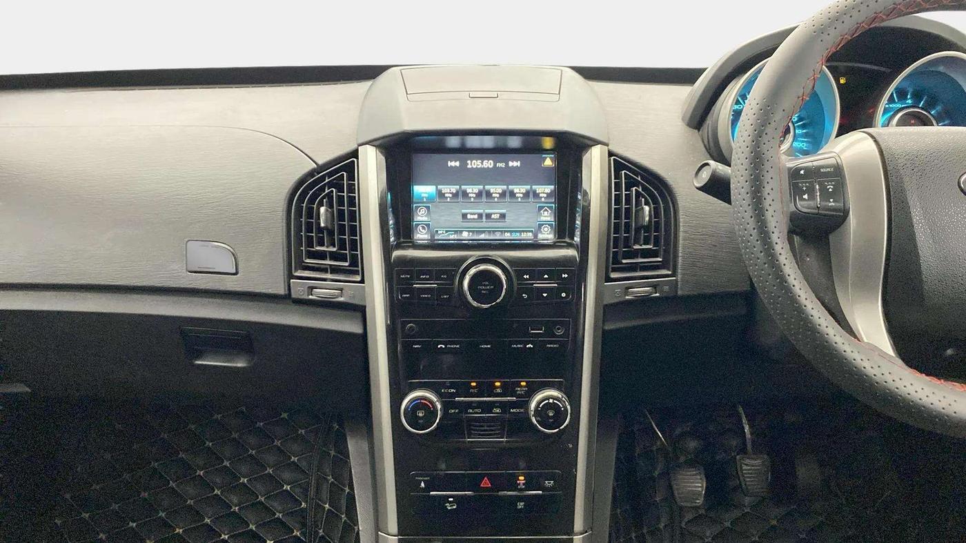 2018 Mahindra XUV500 W9, Diesel, Manual, 76,768 km, Air Conditioner