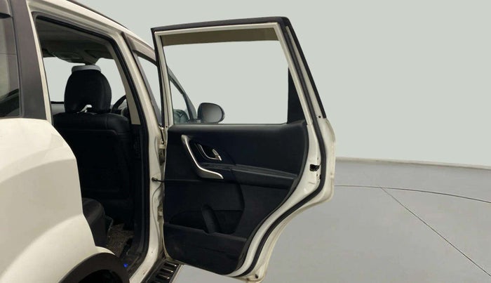 2018 Mahindra XUV500 W9, Diesel, Manual, 76,768 km, RHS Rear Door