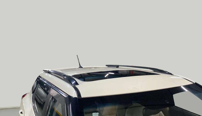 2021 Mahindra XUV300 W8 (O) 1.2 PETROL AMT, Petrol, Automatic, 17,793 km, Roof