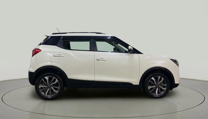 2021 Mahindra XUV300 W8 (O) 1.2 PETROL AMT, Petrol, Automatic, 17,793 km, Right Side View