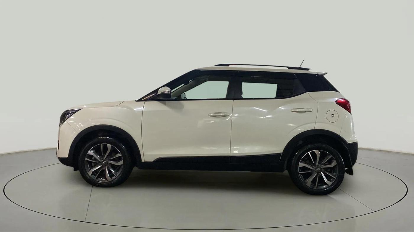 2021 Mahindra XUV300 W8 (O) 1.2 PETROL AMT, Petrol, Automatic, 17,793 km, Left Side