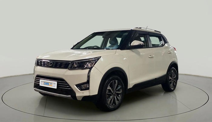 2021 Mahindra XUV300 W8 (O) 1.2 PETROL AMT, Petrol, Automatic, 17,793 km, Left Front Diagonal