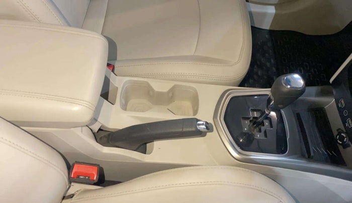 2021 Mahindra XUV300 W8 (O) 1.2 PETROL AMT, Petrol, Automatic, 17,793 km, Gear Lever