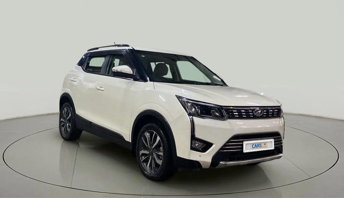2021 Mahindra XUV300 W8 (O) 1.2 PETROL AMT, Petrol, Automatic, 17,793 km, Right Front Diagonal