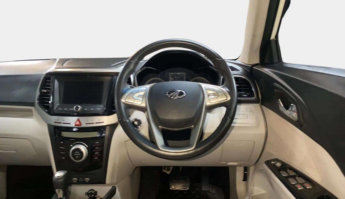 2021 Mahindra XUV300 W8 (O) 1.2 PETROL AMT, Petrol, Automatic, 17,793 km, Steering Wheel Close Up