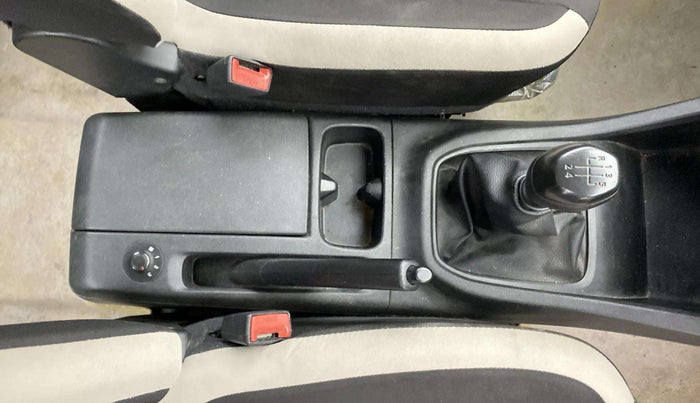 2019 Renault TRIBER RXL MT, Petrol, Manual, 31,540 km, Gear Lever