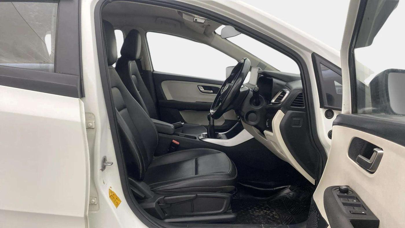 2022 Tata ALTROZ XZ PLUS DIESEL, Diesel, Manual, 41,517 km, Right Side Front Door Cabin