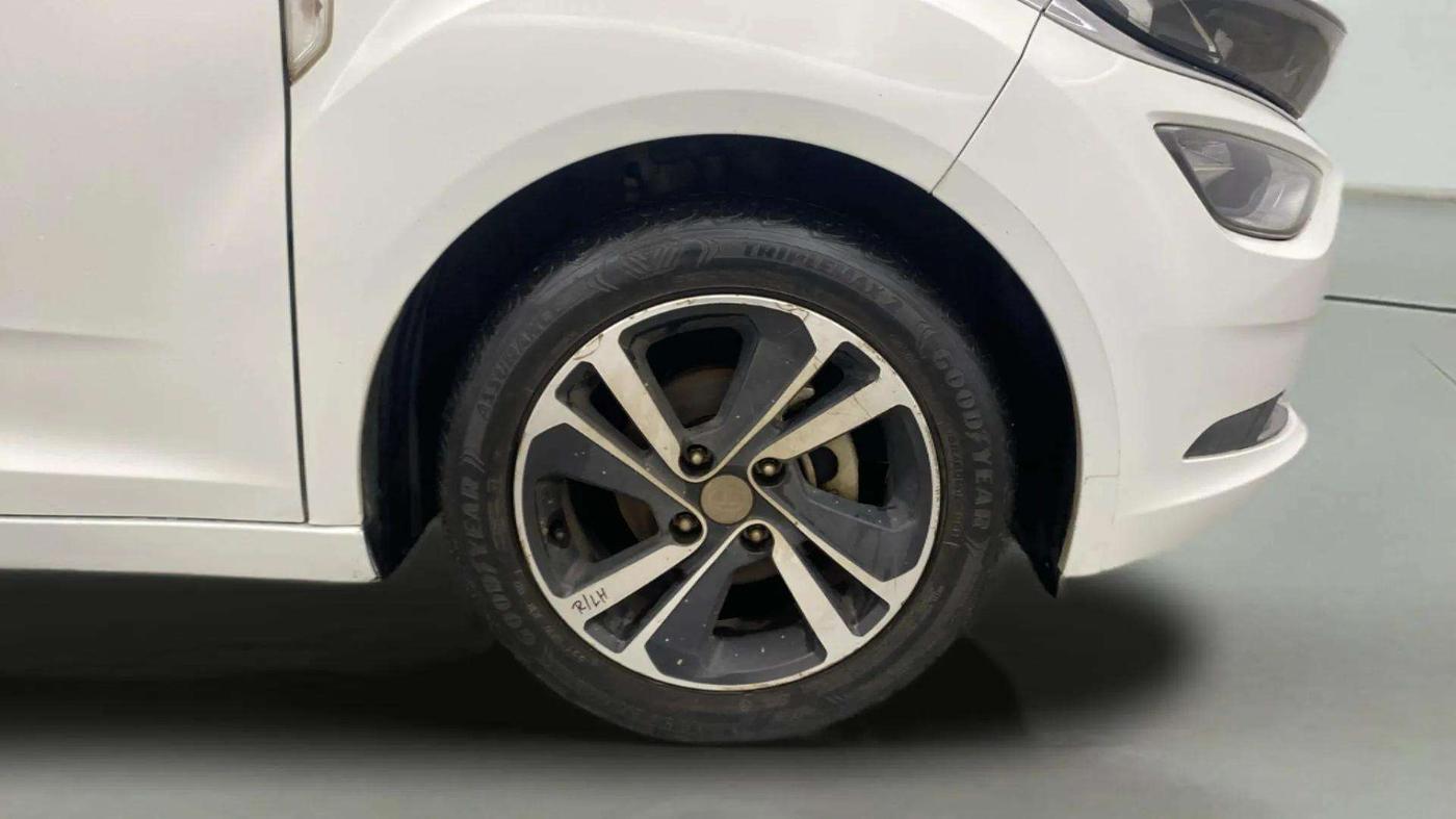 2022 Tata ALTROZ XZ PLUS DIESEL, Diesel, Manual, 41,517 km, Right Front Wheel