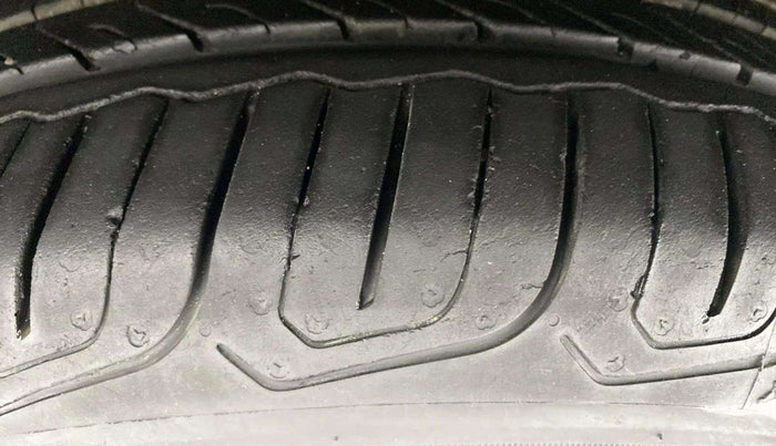 2023 MG ASTOR SAVVY 1.5 CVT, Petrol, Automatic, 15,356 km, Left Front Tyre Tread