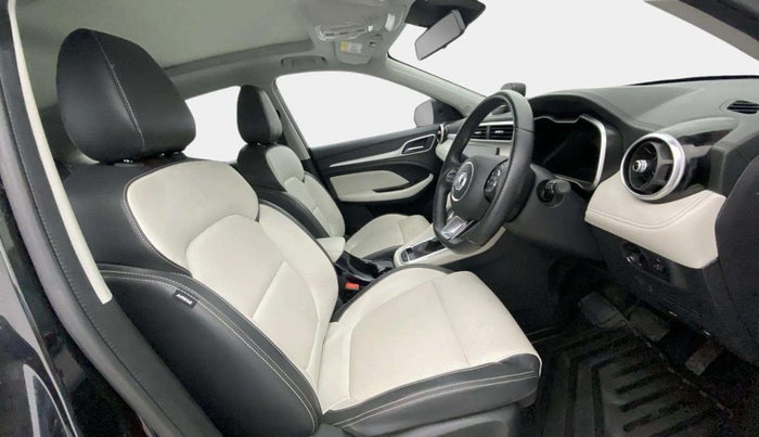 2023 MG ASTOR SAVVY 1.5 CVT, Petrol, Automatic, 15,356 km, Right Side Front Door Cabin
