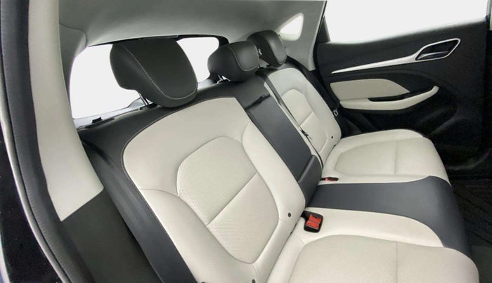 2023 MG ASTOR SAVVY 1.5 CVT, Petrol, Automatic, 15,356 km, Right Side Rear Door Cabin
