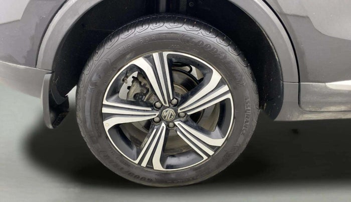 2023 MG ASTOR SAVVY 1.5 CVT, Petrol, Automatic, 15,356 km, Right Rear Wheel