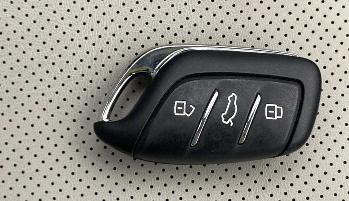 2023 MG ASTOR SAVVY 1.5 CVT, Petrol, Automatic, 15,356 km, Key Close Up
