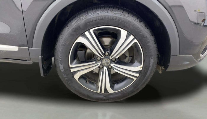 2023 MG ASTOR SAVVY 1.5 CVT, Petrol, Automatic, 15,356 km, Right Front Wheel