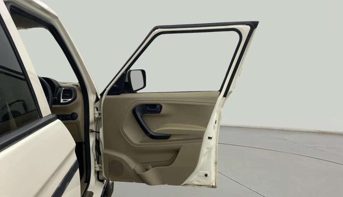 2024 Mahindra BOLERO NEO N 8, Diesel, Manual, 37,580 km, RHS Front Door