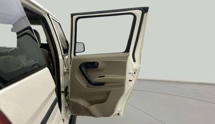 2024 Mahindra BOLERO NEO N 8, Diesel, Manual, 37,580 km, RHS Rear Door