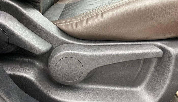 2019 Nissan Kicks XV PREMIUM DIESEL, Diesel, Manual, 40,137 km, Driver Side Adjustment Panel