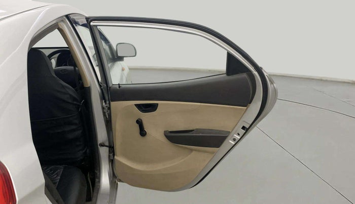 2017 Hyundai Eon MAGNA +, CNG, Manual, 76,968 km, RHS Rear Door