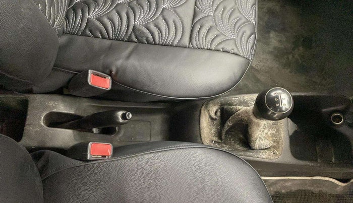 2017 Hyundai Eon MAGNA +, CNG, Manual, 76,968 km, Gear Lever