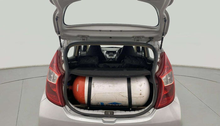 2017 Hyundai Eon MAGNA +, CNG, Manual, 76,968 km, Boot Inside