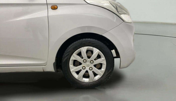 2017 Hyundai Eon MAGNA +, CNG, Manual, 76,968 km, Right Front Wheel