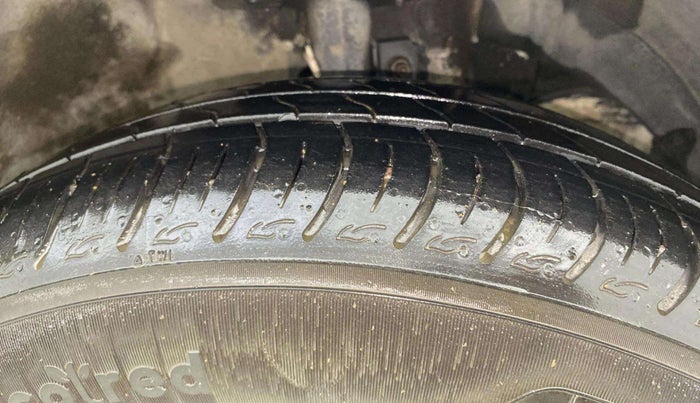 2019 Maruti Baleno DELTA PETROL 1.2, Petrol, Manual, 52,210 km, Right Front Tyre Tread