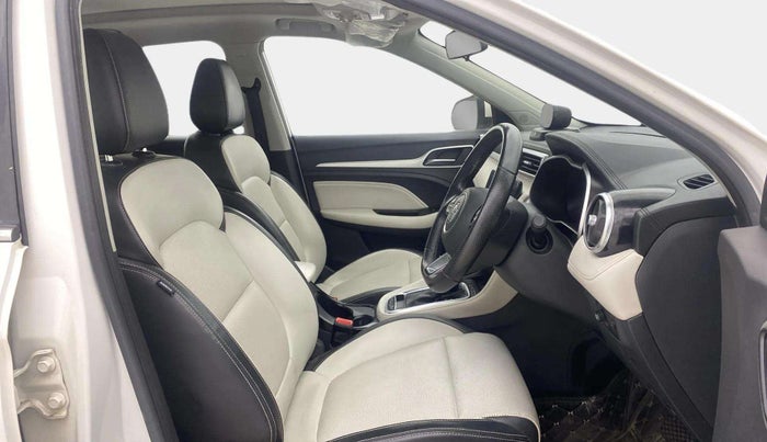 2021 MG ASTOR SHARP 1.5 CVT, Petrol, Automatic, 29,488 km, Right Side Front Door Cabin