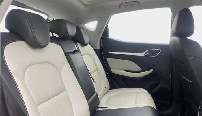 2021 MG ASTOR SHARP 1.5 CVT, Petrol, Automatic, 29,488 km, Right Side Rear Door Cabin