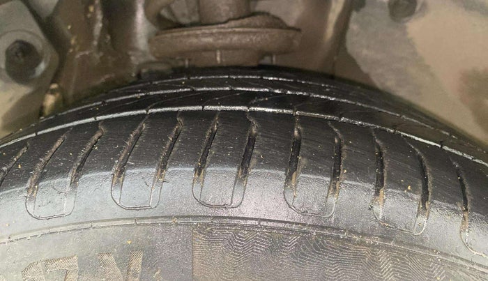 2021 MG ASTOR SHARP 1.5 CVT, Petrol, Automatic, 29,488 km, Right Front Tyre Tread