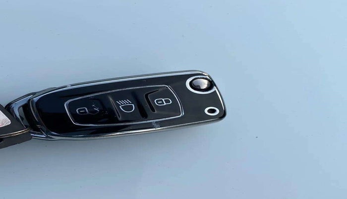 2022 Tata PUNCH ADVENTURE MT, Petrol, Manual, 43,284 km, Key Close Up