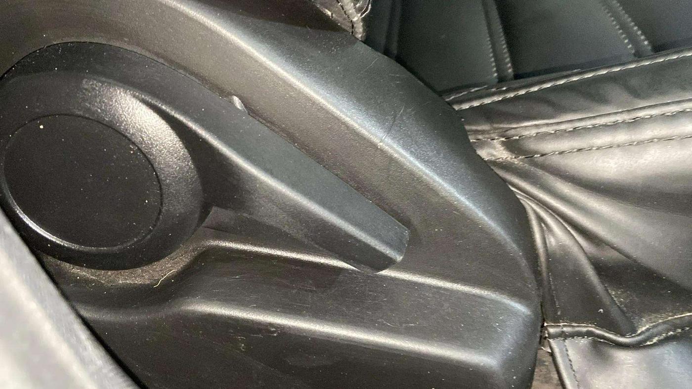 2024 Tata ALTROZ XM PLUS CNG, CNG, Manual, 16,196 km, Driver Side Adjustment Panel