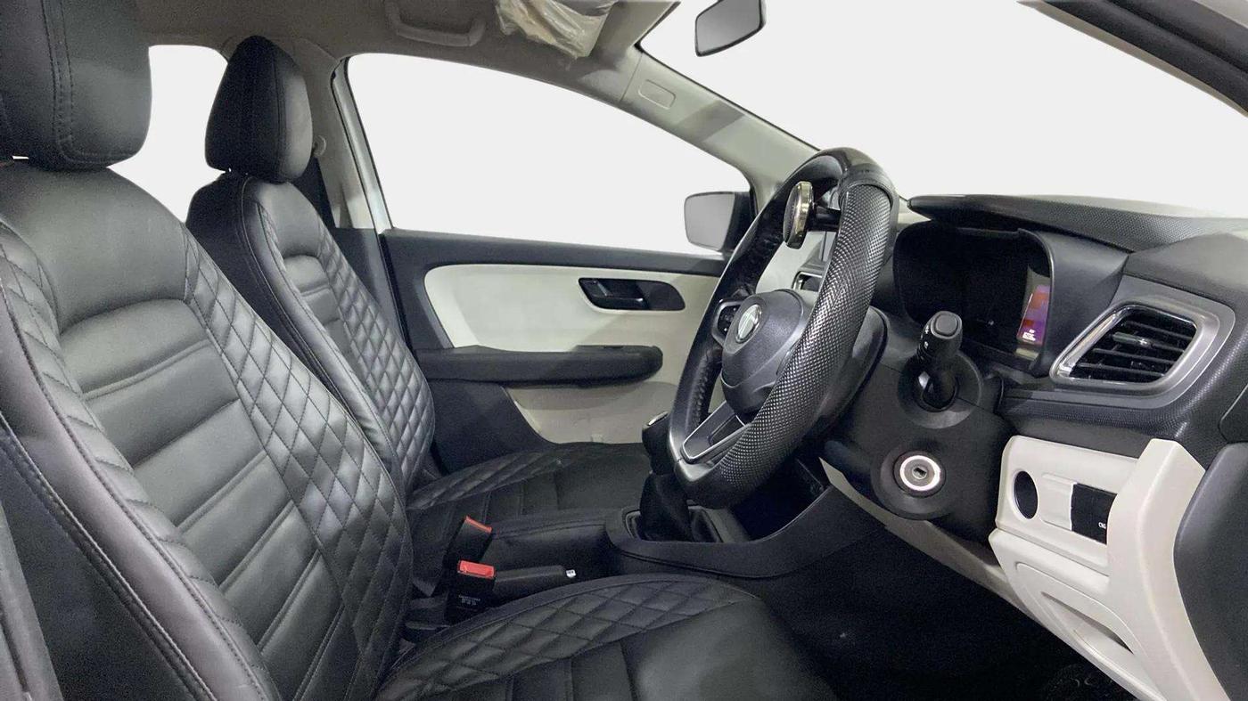 2024 Tata ALTROZ XM PLUS CNG, CNG, Manual, 16,196 km, Right Side Front Door Cabin
