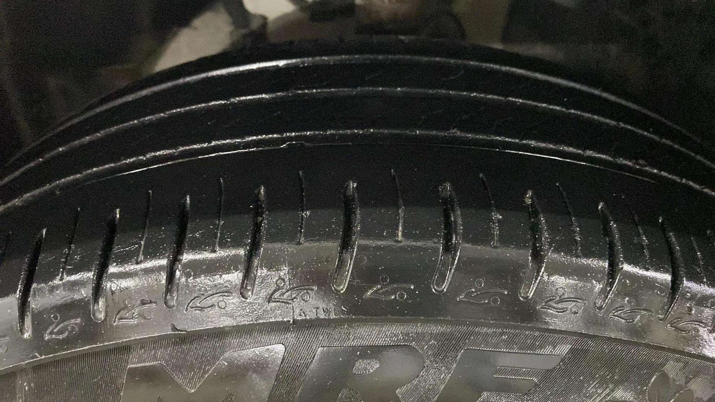 2024 Tata ALTROZ XM PLUS CNG, CNG, Manual, 16,196 km, Left Front Tyre Tread