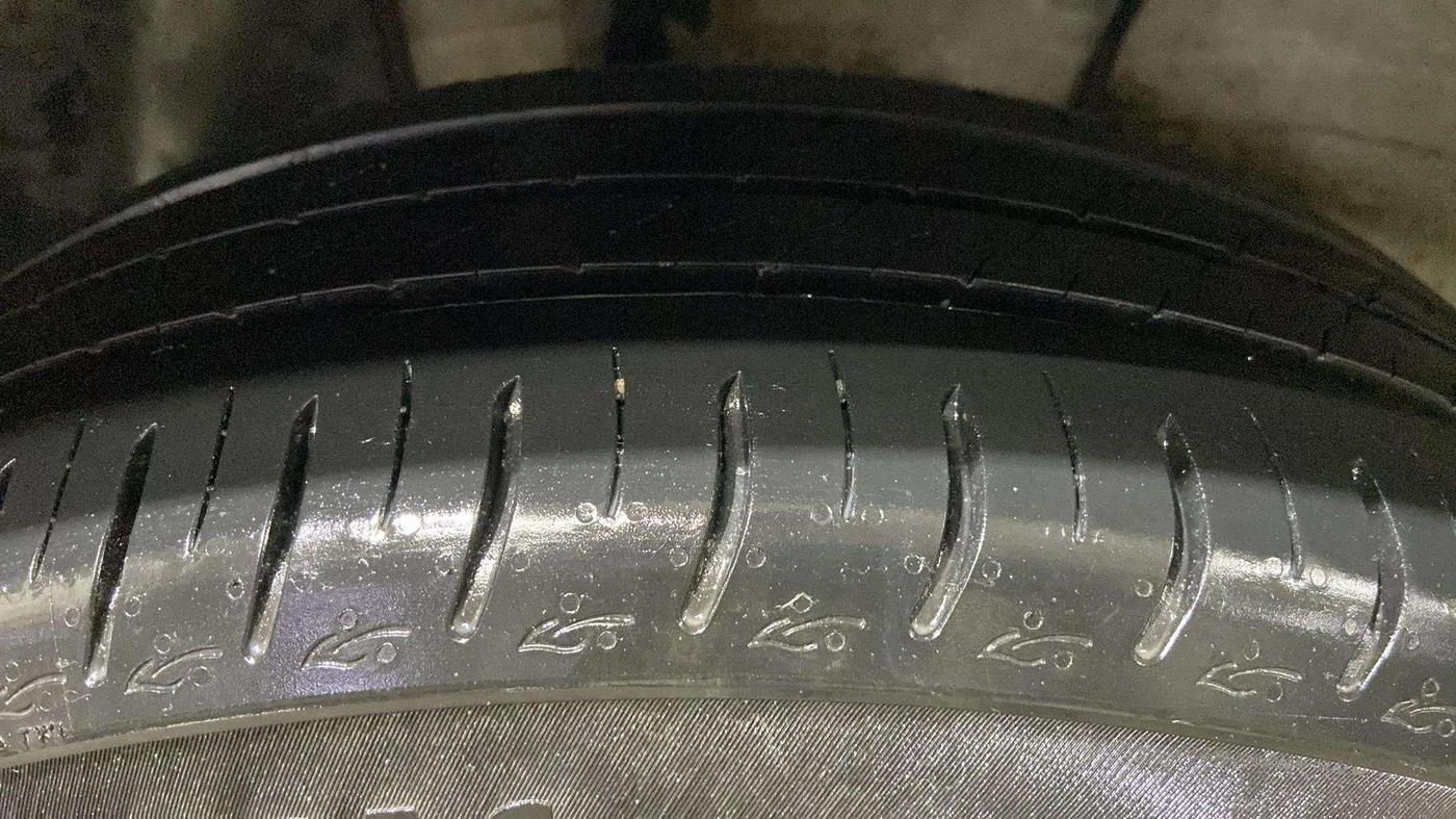 2024 Tata ALTROZ XM PLUS CNG, CNG, Manual, 16,196 km, Right Rear Tyre Tread