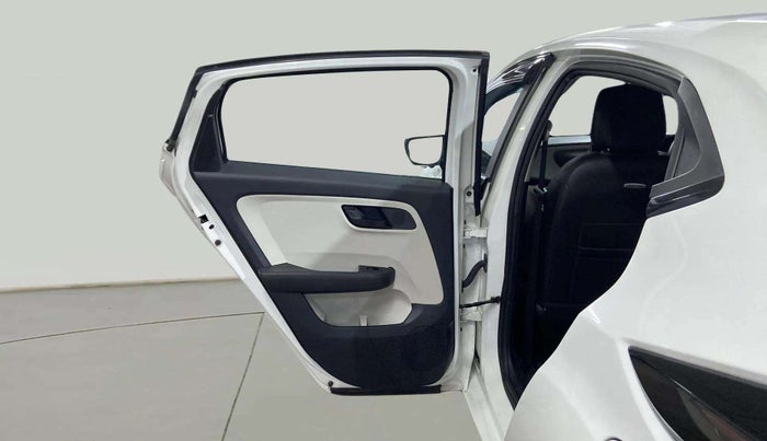 2024 Tata ALTROZ XM PLUS CNG, CNG, Manual, 15,960 km, LHS Rear Door