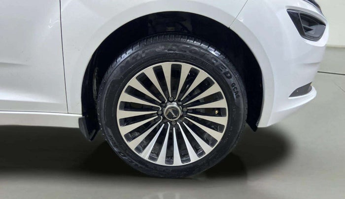2024 Tata ALTROZ XM PLUS CNG, CNG, Manual, 15,960 km, Right Front Wheel