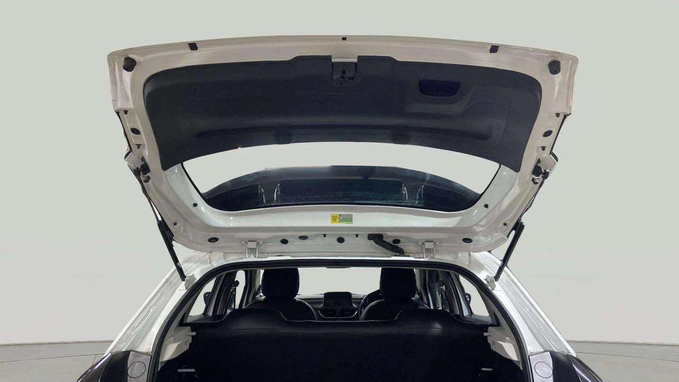 2024 Tata ALTROZ XM PLUS CNG, CNG, Manual, 16,196 km, Boot Door Open