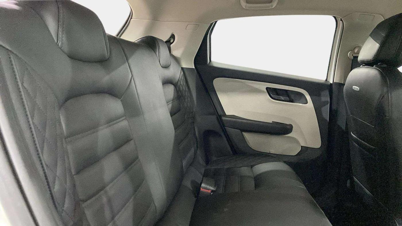 2024 Tata ALTROZ XM PLUS CNG, CNG, Manual, 16,196 km, Right Side Rear Door Cabin