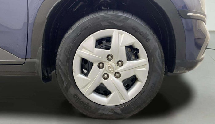 2021 Hyundai VENUE S 1.2, Petrol, Manual, 36,966 km, Right Front Wheel