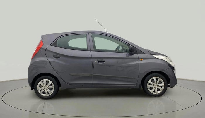 2017 Hyundai Eon MAGNA +, Petrol, Manual, 29,204 km, Right Side View