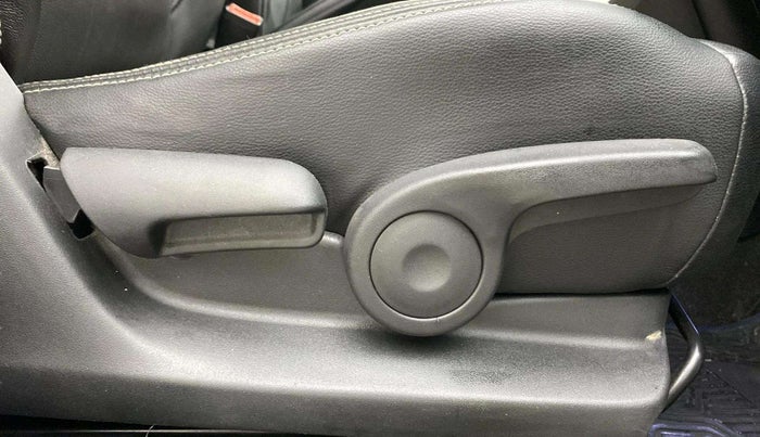 2020 Maruti S Cross ALPHA 1.5, Petrol, Manual, 73,293 km, Driver Side Adjustment Panel