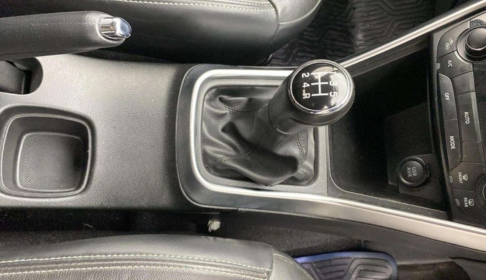 2020 Maruti S Cross ALPHA 1.5, Petrol, Manual, 73,293 km, Gear Lever