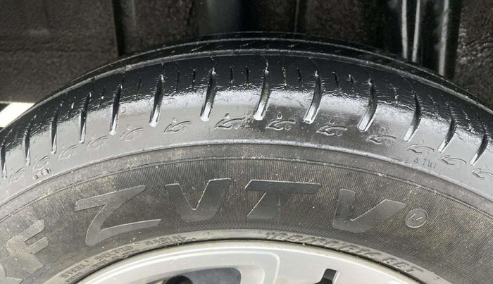 2019 Renault TRIBER RXL MT, Petrol, Manual, 50,404 km, Right Rear Tyre Tread