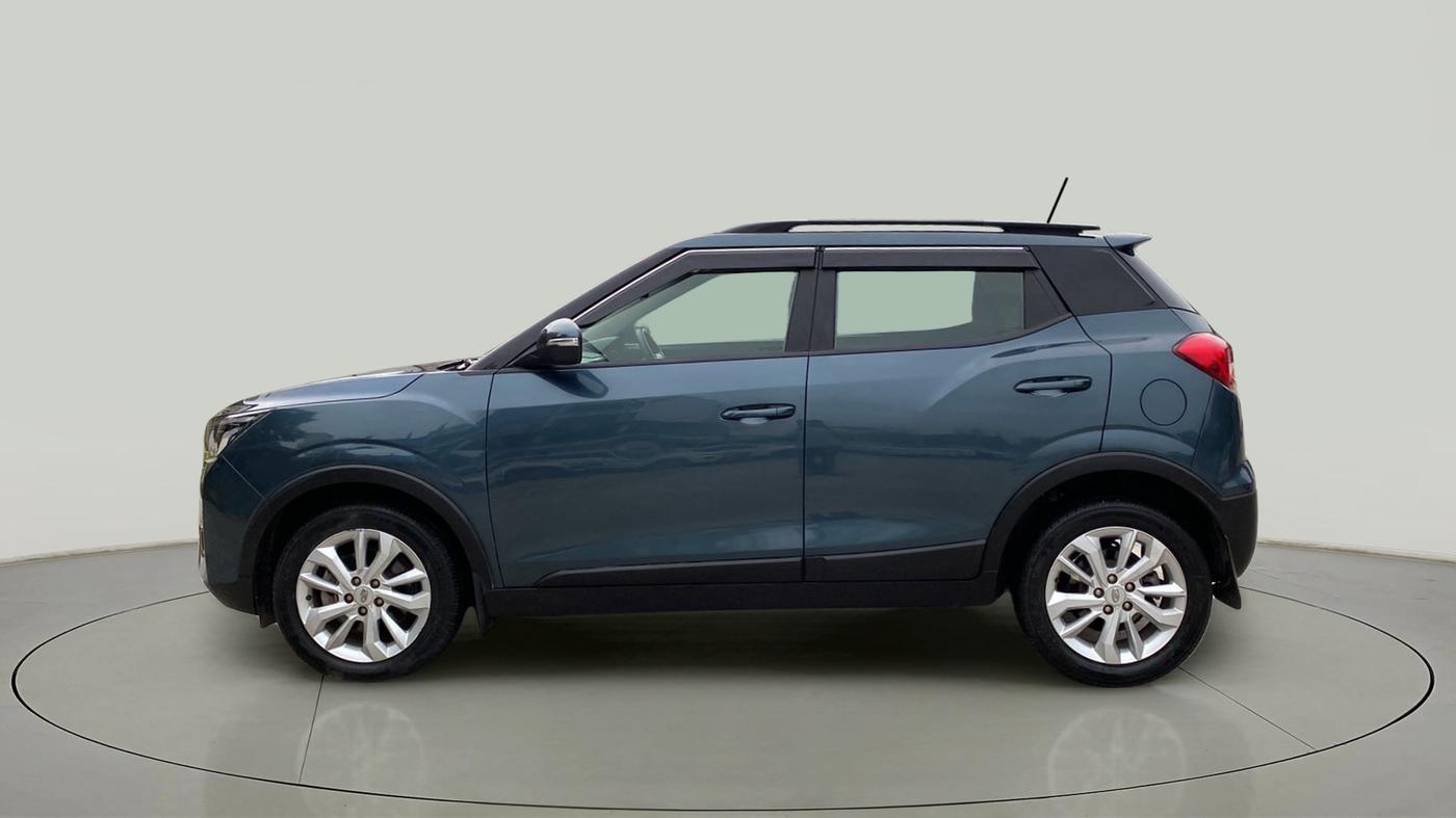 2022 Mahindra XUV300 W8 1.5 DIESEL, Diesel, Manual, 48,030 km, Left Side