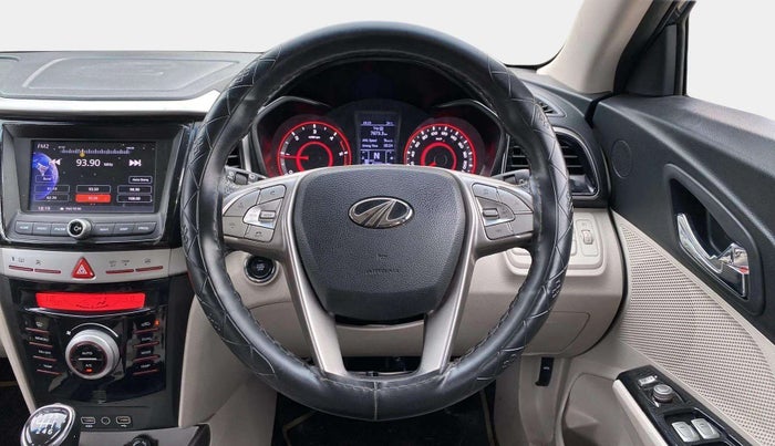 2022 Mahindra XUV300 W8 1.5 DIESEL, Diesel, Manual, 47,991 km, Steering Wheel Close Up